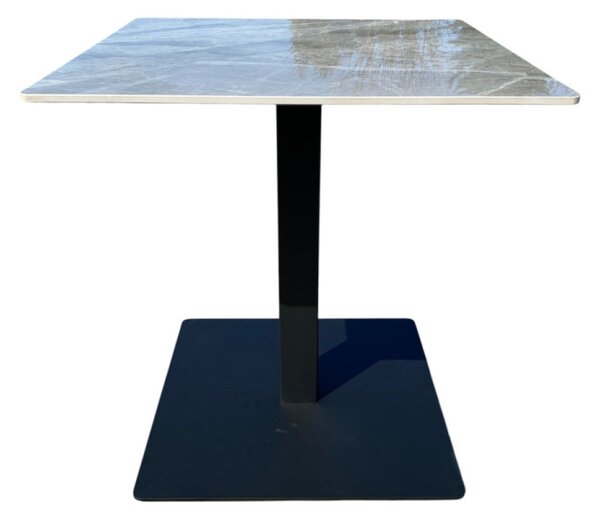 Bisztróasztal szürke márványhatású szinterezett kerámia lappal, 70×70 cm méretben RISTRETTO