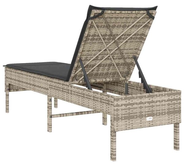 VidaXL világosszürke polyrattan napozóágy párnával 55x200x44 cm