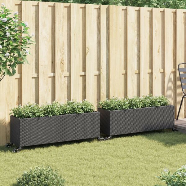 2 db fekete polyrattan növénytartó kerékkel 107x32x38 cm
