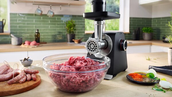 Bosch Serie 6 MFWS660B húsdaráló 2100 W Fekete, Ezüst