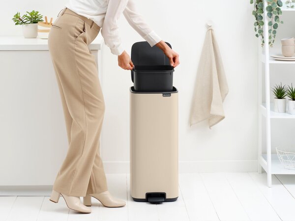 Brabantia Bo 30 literes pedálos fém szemetes - Bézs