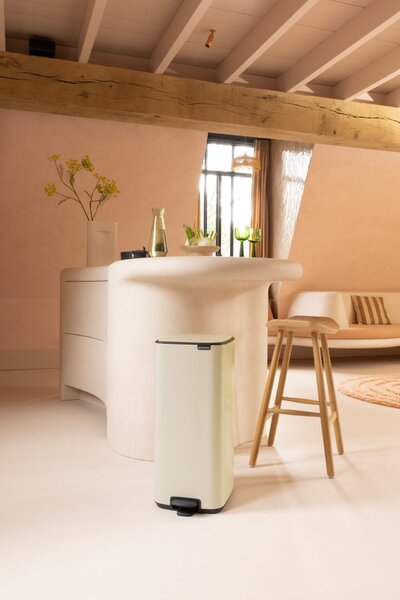 Brabantia Bo 30 literes pedálos fém szemetes - Bézs