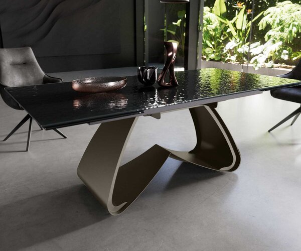 DELIFE Étkezőasztal Edge 200-300x100 domborított üveg füstfekete 3D design W láb effekt felület titán kihúzható
