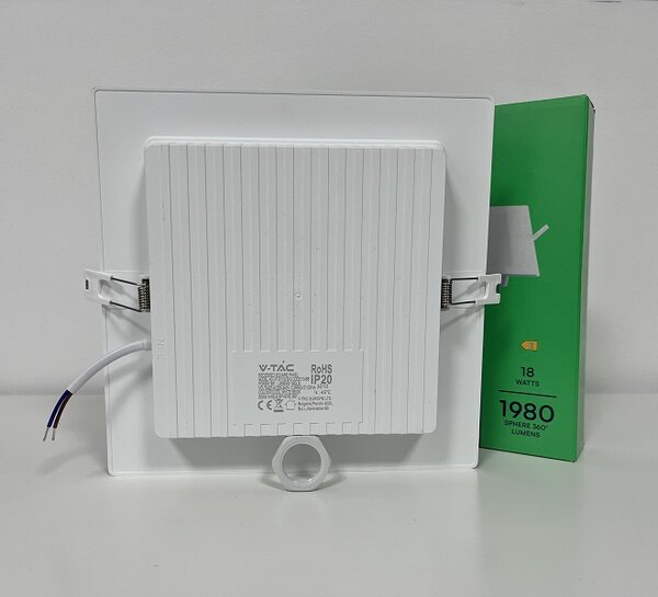 8+2db ingyenes 18W beépíthető négyszög LED panel