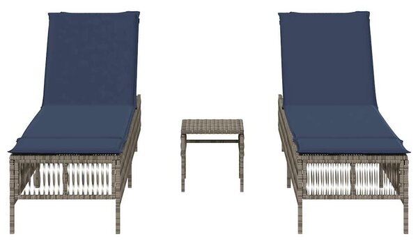 VidaXL 2 db szürke polyrattan napozóágy asztallal