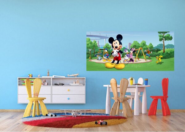 Minnie és Mickey játszótéren fekvő poszter