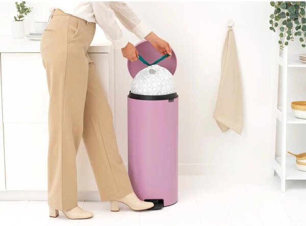 Brabantia Treteimer Newicon 30 literes pedálos rozsdamentes acél szemetes - Rózsaszín