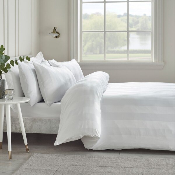 Fehér egyszemélyes szatén ágyneműhuzat 135x200 cm So Soft Satin Stripe – Catherine Lansfield
