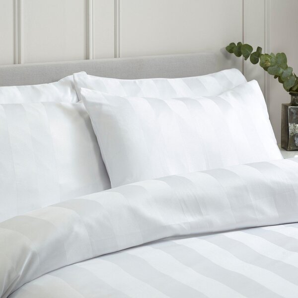 Fehér egyszemélyes szatén ágyneműhuzat 135x200 cm So Soft Satin Stripe – Catherine Lansfield