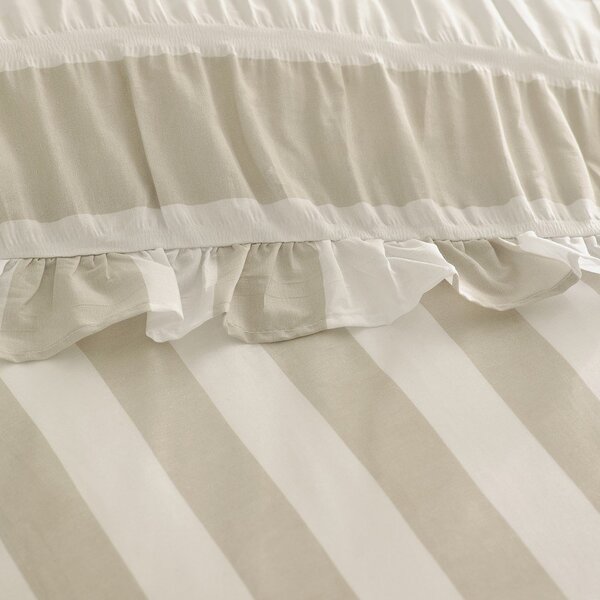 Bézs egyszemélyes ágyneműhuzat 135x200 cm Seersucker Frill Stripe – Catherine Lansfield