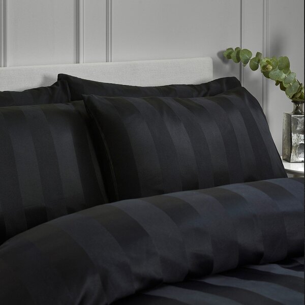 Fekete egyszemélyes szatén ágyneműhuzat 135x200 cm So Soft Satin Stripe – Catherine Lansfield