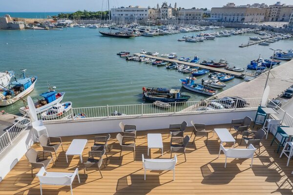Nardi Trill ottanio kék kültéri bárszék