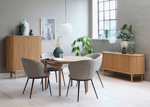 Natúr színű szekrény tölgyfa dekorral 110x125 cm Carno – Unique Furniture