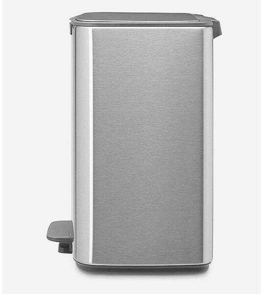 Brabantia Bo Pedal Bin pedálos hulladékgyűjtő szagmentesen záródó Soft-Close fedél, karcsú, négyzetes forma, műanyag tartály, 12L - C méret, r.m. acél, selyem matt ujjlenyomatmentes - 238048