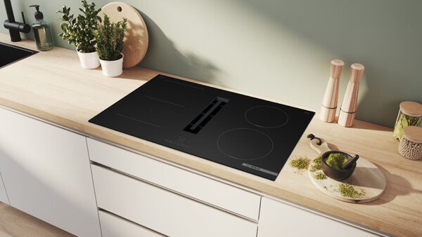Bosch Serie 4, Indukciós főzőlap, beépített elszívóval, 80 cm, Matt fekete, munkapultra építhető keret nélkül, PVS81AB16E