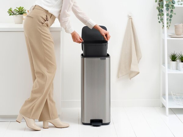 Szemétkosár Brabantia Bo Pedal 1010144, 30 L, Lágy zárás, Csúszásgátló talp, Ujjlenyomat-álló, Rozsdamentes acél/Matt