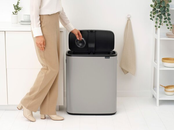 Brabantia Bo Touch Bin nyomófedeles hulladékgyűjtő XXL, padlón álló, műanyag tartály, 60L - M méret, acél, hamvasszürke - 255106