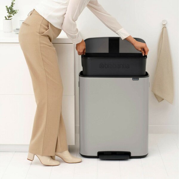 Szemétkosár Brabantia Bo Pedal 1010448, 60 L, Lágy zárás, Csúszásmentes talp, Világosszürke