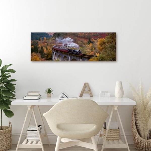 Kép vonatút a völgyben