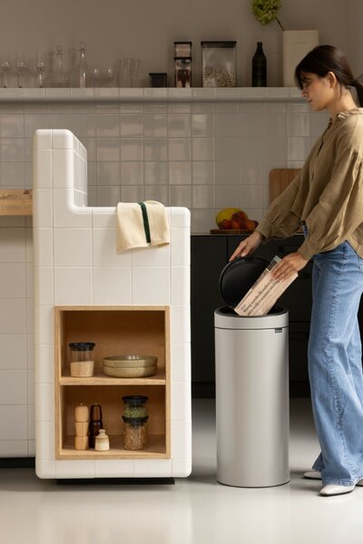 Brabantia Touch Bin New Soft-Touch nyomófedeles hulladékgyűjtő belső tartállyal, kerek, 30L - G méret, acél, hamvasszürke - 254963