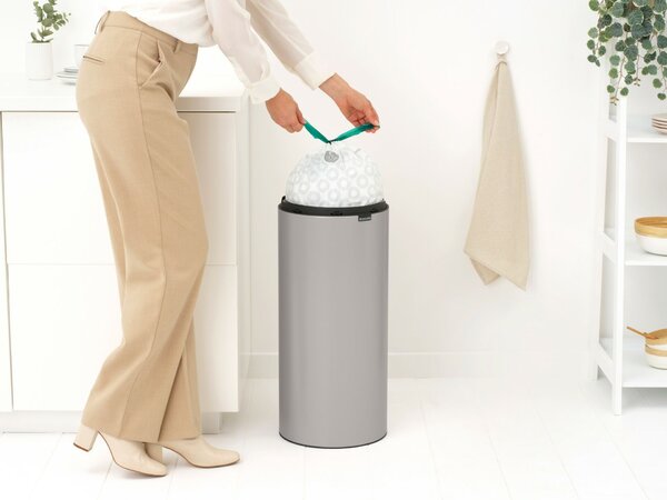 Brabantia Touch Bin New Soft-Touch nyomófedeles hulladékgyűjtő belső tartállyal, kerek, 30L - G méret, acél, hamvasszürke - 254963