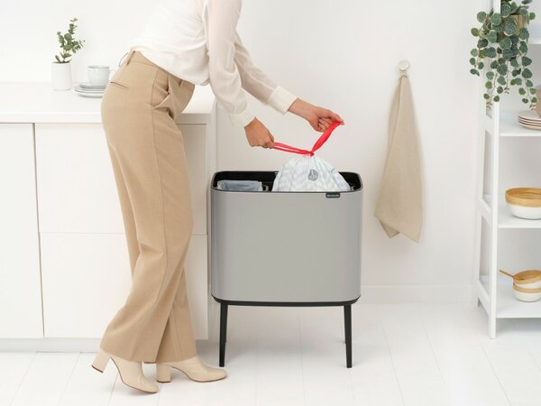 Brabantia Bo Touch Bin nyomófedeles szelektív hulladékgyűjtő, magasított, lábakon álló, műanyag tartály, 11+23L - X+J méret, acél, hamvasszürke - 255007