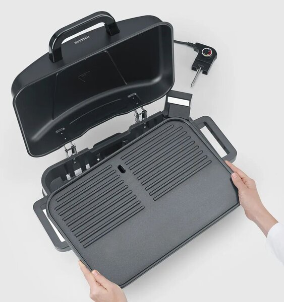 Severin kerti elektromos grill kerekekkel, 45x30 cm főzőfelület, erkélyre/kertbe alkalmas, asztali grillként is használható, kerámia bevonat, gyors felmelegedés (4.30 perc), szabályozható hőm