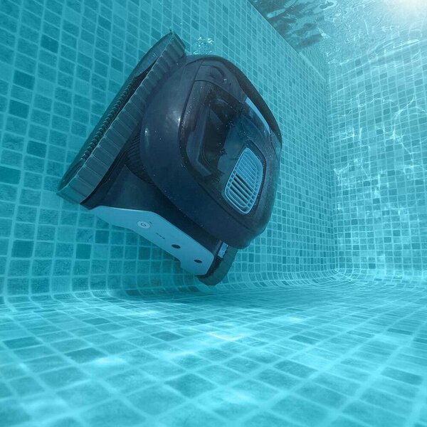 Maytronics Dolphin Liberty 400 automata akkumulátoros víz alatti medenceporszívó robot