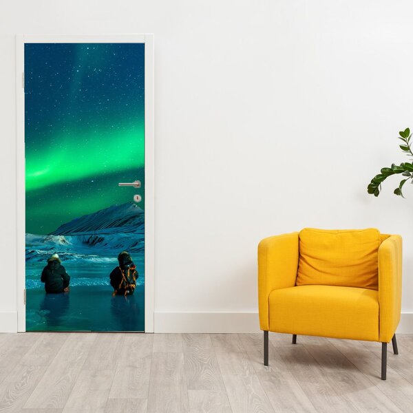 Fotótapéta ajtóra - Emberek az északi fényben (95x205cm)