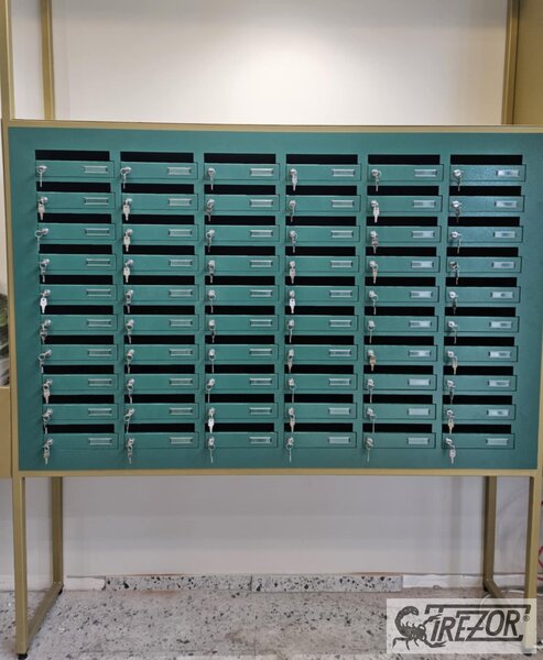 Társasházi (lakópark) fekvő postaládák