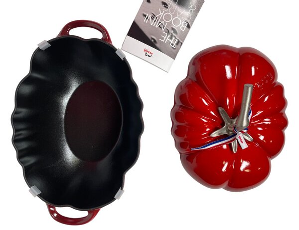STAUB Öntöttvas főzőedény, zománcozott, 25 cm/2,9 liter, Egyedi paradicsom formájú Cocotte Tomate cseresznye piros színű (48)