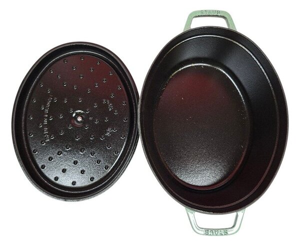 STAUB Öntöttvas főzőedény, zománcozott, 33 cm/6,7 liter, Cocotte Ovale ovális, zsálya (sauge) (117)