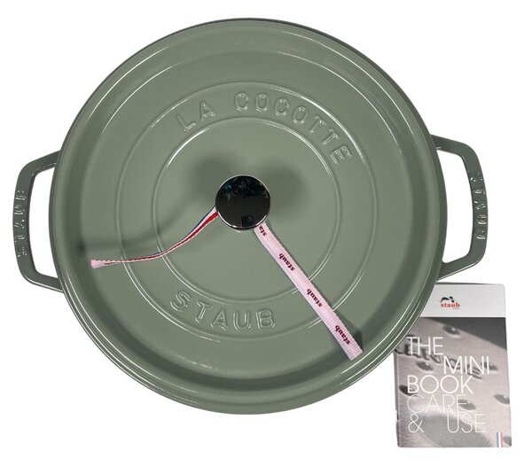 STAUB Öntöttvas főzőedény, zománcozott, 28 cm/6,7 liter, Cocotte Ronde kerek, Eukaliptusz zöld (71)