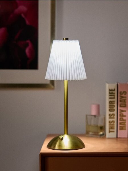 Sinsay - Elegáns LED asztali lámpa pliszírozott lámpaernyővel - arany