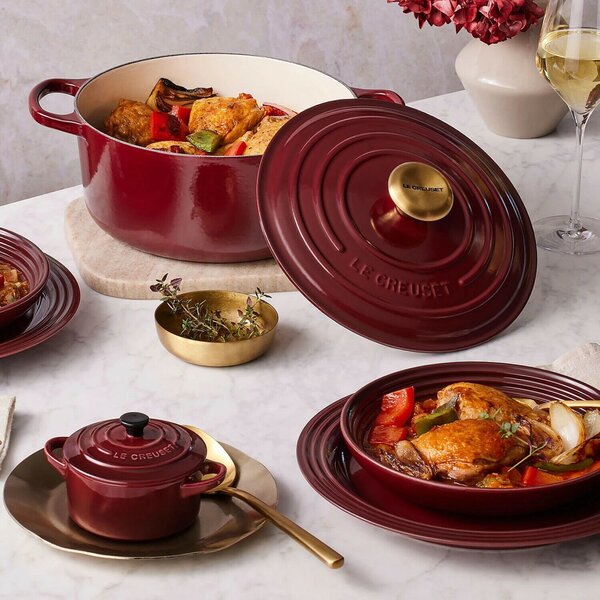 Le Creuset Signature kerek Öntöttvas Sütőtál 31cm - Bordó