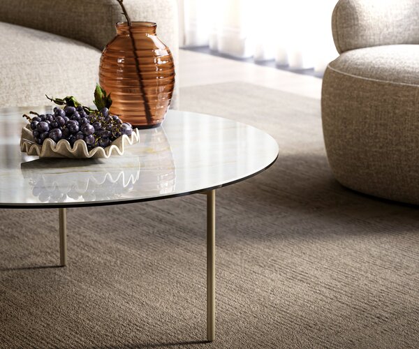 DELIFE Dohányzóasztal Edge kerek 90x90 cm kerámia onyx gyöngyház Trive fém titán színű effekt finish