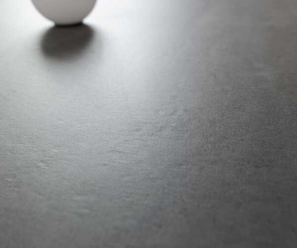 DELIFE Konzolasztal Edge hajóformájú 140x40 cm kerámia beton szürke Livos fém fekete