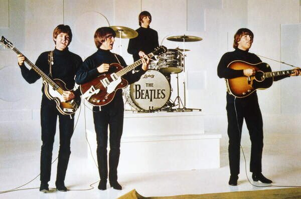 Művészeti fotózás Paul Mccartney, George Harrison, Ringo Starr And John Lennon., (40 x 26.7 cm)