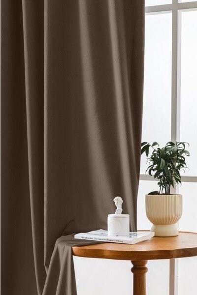 Barna sötétítő függöny VELVET 140x270 cm Felfüggesztés: Hullámos sínszalag