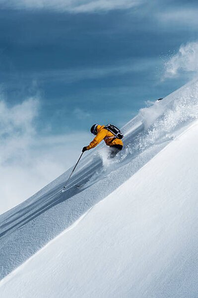 Művészeti fotózás Mid adult male skier speeding downhill,, Ross Woodhall, (26.7 x 40 cm)