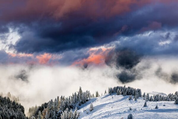 Fotográfia Dramatic dawn in winter mountains in the Alps, Anton Petrus