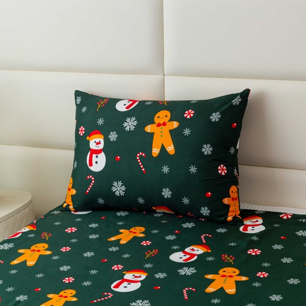SNOWMAN AND GINGERBREAD mikroszálas ágyneműhuzat zöld Ágyneműhuzat mérete: 70 x 90 cm | 140 x 200 cm