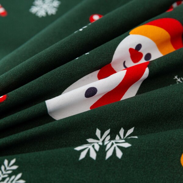 SNOWMAN AND GINGERBREAD mikroszálas ágyneműhuzat zöld Ágyneműhuzat mérete: 70 x 90 cm | 140 x 200 cm