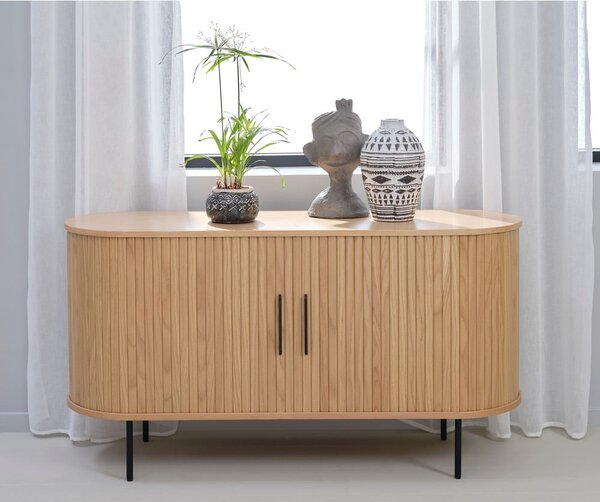 Natúr színű alacsony komód tolóajtóval, tölgyfa dekorral 140x76 cm Nola – Unique Furniture