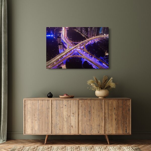 Egy kép egy nagy kereszteződésről éjjel (90x60 cm)
