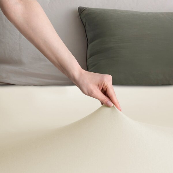 Bézs gumis jersey lepedő 90x200 cm Amber – Restilo