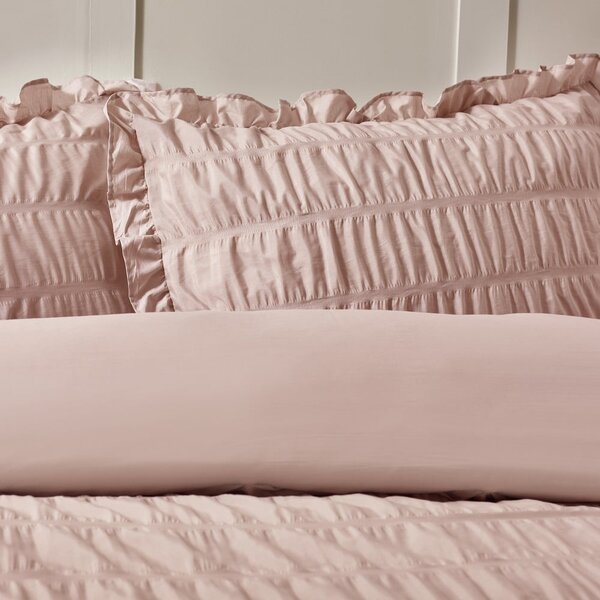 Rózsaszín kétszemélyes krepp ágyneműhuzat 200x200 cm Seersucker Frill – Catherine Lansfield