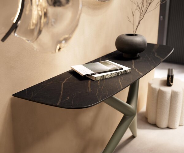 DELIFE Konzolasztal Edge hajóformájú 140x40 cm Laminam® kerámia Noir Desir barna Estelo fém titán effektfinish