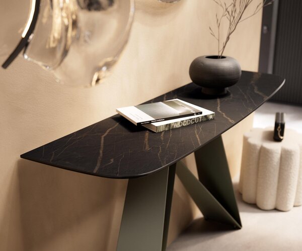 DELIFE Konzolasztal Edge hajóformájú 140x40 cm Laminam® kerámia Noir Desir barna Velio fém titán színű effekt finish