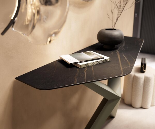DELIFE Konzolasztal Edge poligonális 140x50 cm Laminam® kerámia Noir Desir barna Zentharo fém titán színű effekt finish